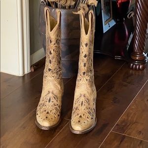 Women’s corral cowboy boots